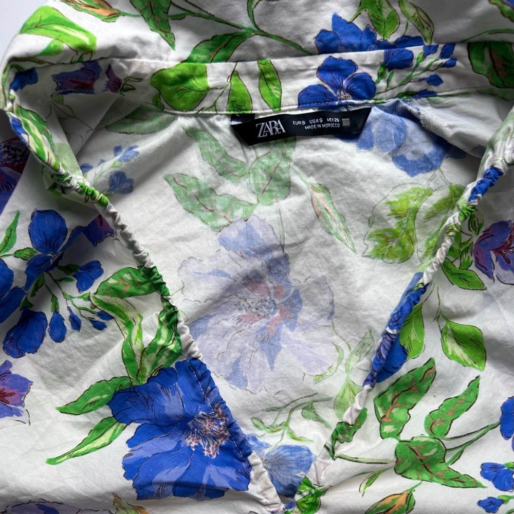 Zara Women's Floral Print Short Sleeve Button Up Top - Picture 4 of 5